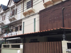ขาย ทาวน์โฮม จรัญสนิทวงศ์95-1 4ห้องนอน ขนาด300ตรม 36ตรว