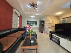 บ้าน การ์เด้นวิลล่า เดอะโฟร์ ซีซั่น รังสิต-คลอง 3 ขนาดพื้นที่ 54 sq.wa 0 Ngan 0 ไร่ 3Bedroom3BR 2900000 บ. ทำเลน่าอยู่ แถมเฟอร์นิเจอร์และเครื่องใช้ไฟฟ้าทุกอย่าง