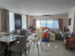  ขายบ้านเดี่ยว 2ชั้น โครงการ Perfect place เพอร์เฟค เพลส พระราม9-กรุงเทพกรีฑา ขาย รหัสC6501  ราคาขาย 15,500,000 บาท (สิบห้าล้านห้าแสนบาท)  
