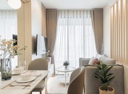 ขายด่วนห้องรีโนเวทใหม่ 1 ห้องนอน 1 ห้องน้ำ ตกแต่งโทนสีอบอุ่น เฟอร์นิเจอร์ไม้สวยๆ Condo IDEO Q Ratchatewi