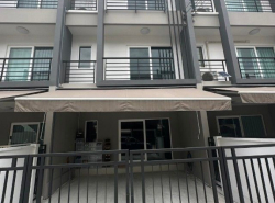 ประกาศให้เช่าทาวน์โฮม 3 ชั้น บ้านกลางเมือง สวนหลวง ร.9