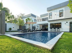 ราคาเริ่มต้น 12 ล้าน หางดง​ เหลือเพียง 5 หลังสุดท้าย บ้านสวยสร้างใหม่สไตล์โมเดิร์น พร้อมสระว่ายน้ำ ทำเลดี ร่มรื่น เย็นสบาย เป็นส่วนตัว