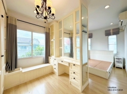 ขายบ้านแฝด พื้นที่เยอะ ใกล้ทางด่วนศรีสมาน เมืองทองธานี