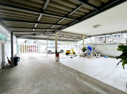 ขายด่วน บ้านเดี่ยว สร้างเอง ซ.ประชาอุทิศ90 พื้นที่63ตรว. 2ชั้น สามารถต่อเติมห้องได้อีกเยอะ
