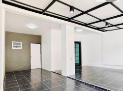 ม. พฤกษา3 ซอย116 บ้านรีโนเวทใหม่ทั้งหลัง พร้อมเข้าอยู่ได้เลย 