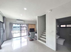 รถมือสอง อสังหาริมทรัพย์ บ้าน ปี 0 
