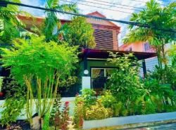 ขายบ้านเดี่ยว หมู่บ้านบุรีรมย์ คู้บอน 41 เนื้อที่ 55.6 ตรว มี 3 ห้องนอน 2 ห้องน้ำ  ใกล้ แฟชั่น ไอส์แลนด์ ซาฟารีเวิล์ด